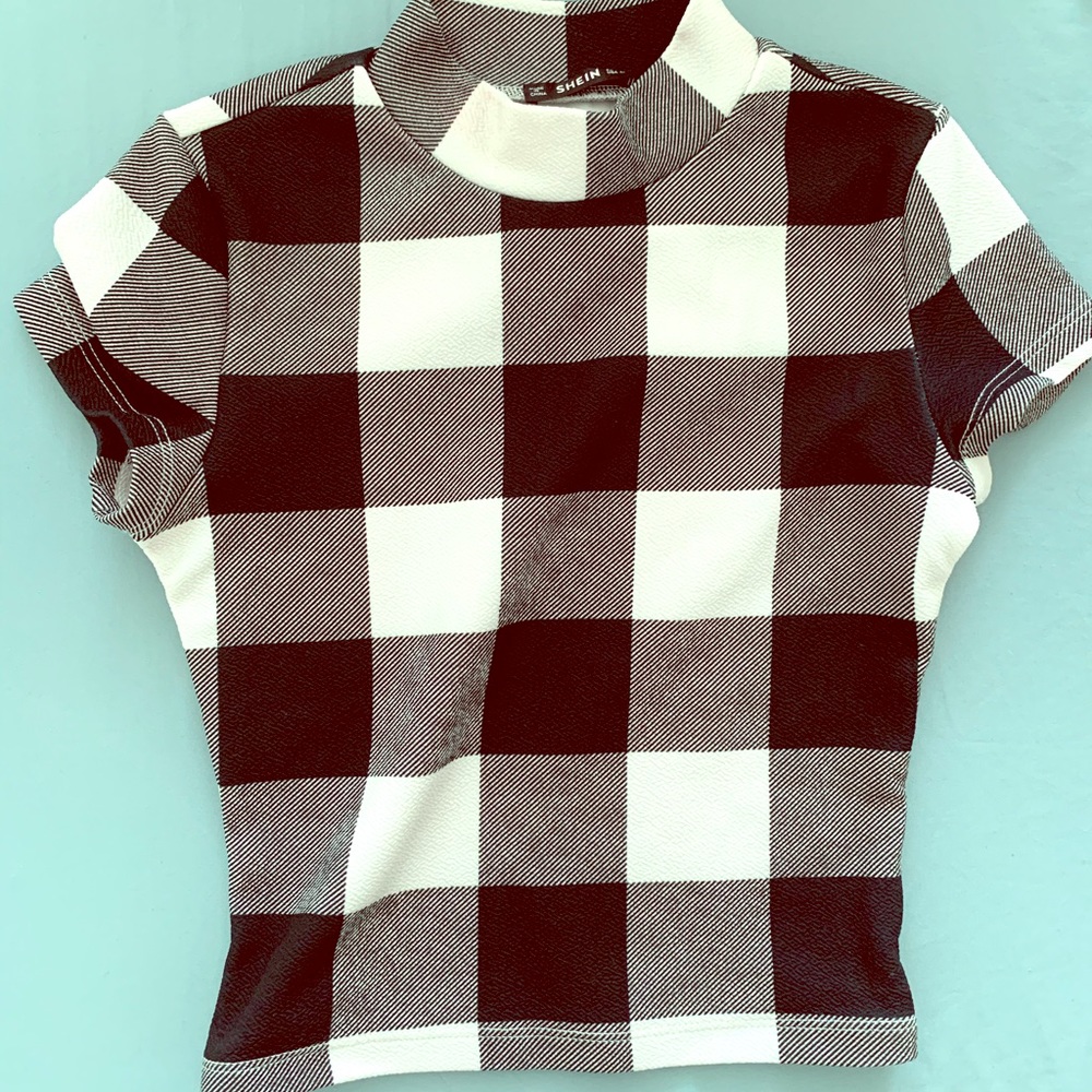 Turtleneck crop top ⬛️⬜️⬛️⬜️